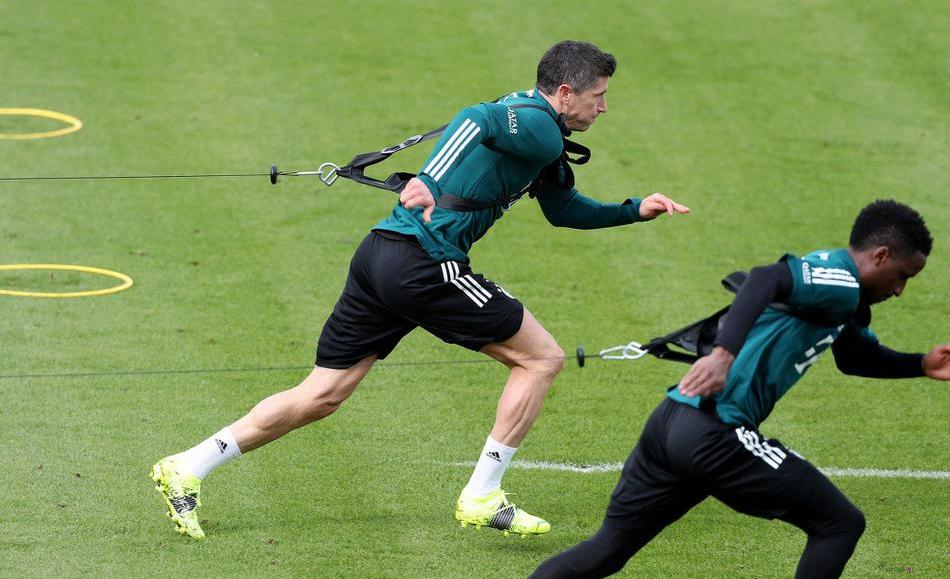 莱万多夫斯基梅西c罗姆巴佩,莱万多夫斯基c罗