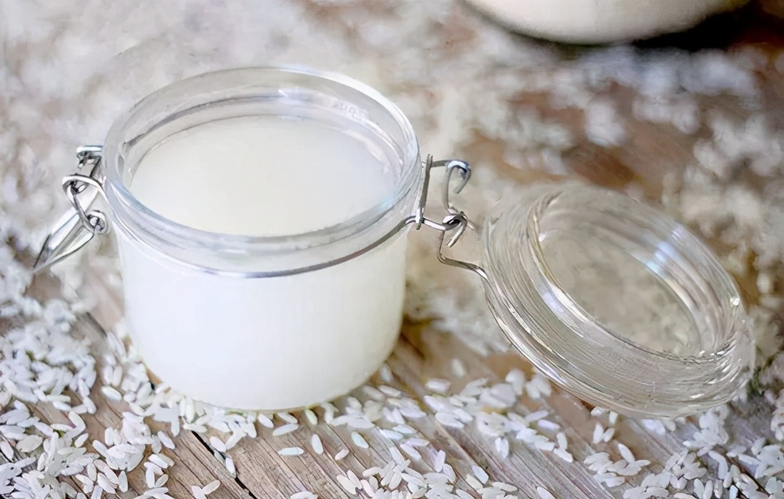 衣服发霉的白霉点怎么去除,衣服上有霉点怎么清洗