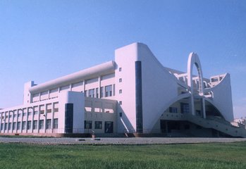 国内这所曾经“一穷二白”的二本大学如今排名193名，很是风光