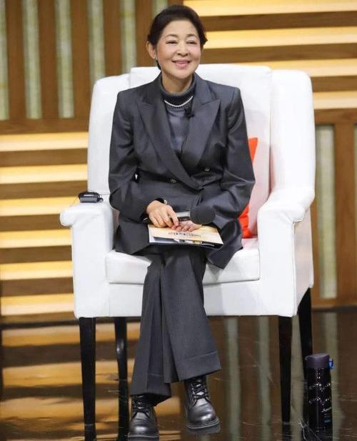 倪萍赵雅芝,倪萍赵雅芝60岁状态依旧优雅