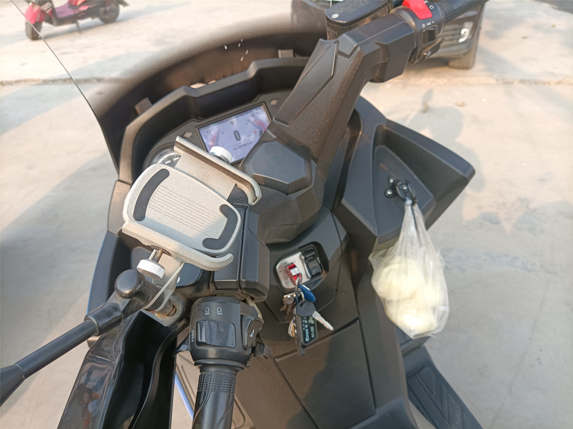 台荣探路者300踏板车落地价,2022款台荣探路者300测评