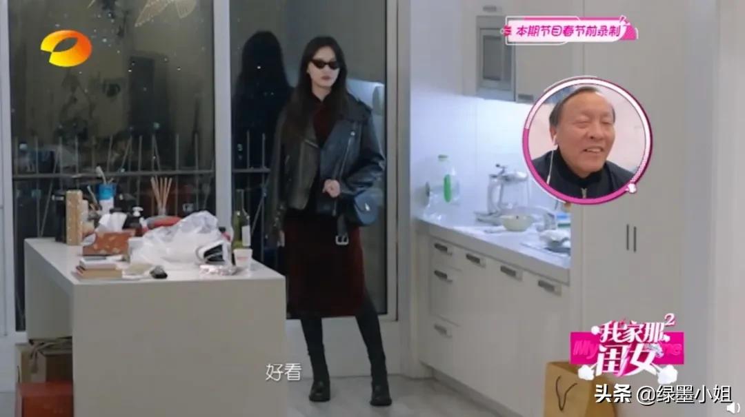 林允重新解锁时尚新看法,林允韩国时尚穿搭