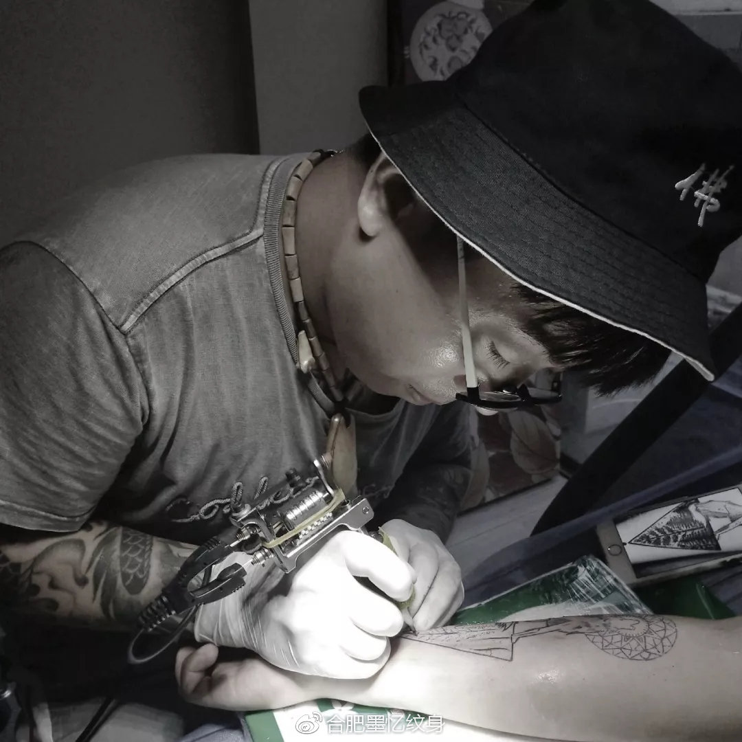 墨忆洗纹身,墨忆纹身视频大全