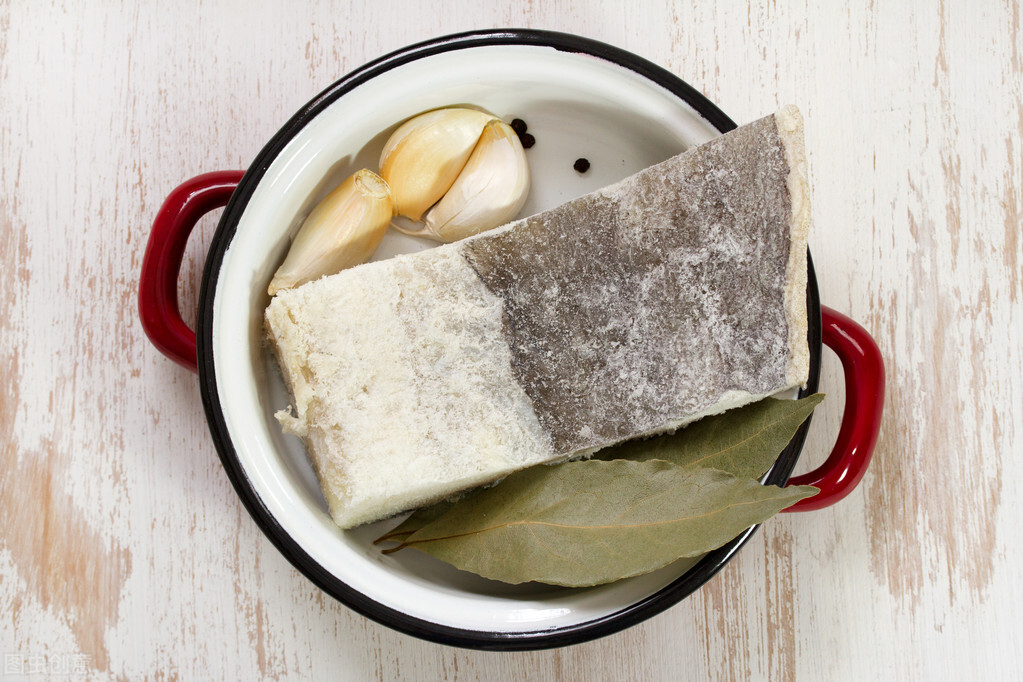 45元一斤的鳕鱼和银鳕鱼对比,市场上几元一斤的鳕鱼片是真的吗