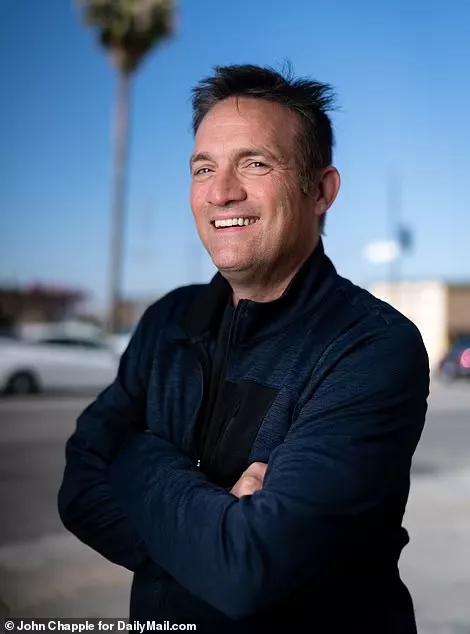 艾米亚当斯变脸,艾米亚当斯年轻