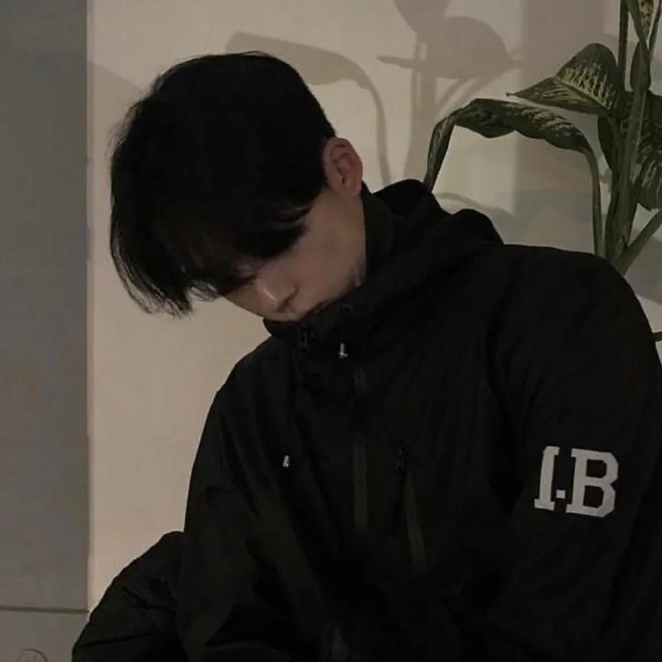 男头像｜可以脆弱，可以是不完美的