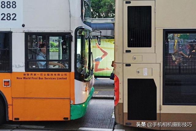 他被称为香港街拍之王：每一张照片都难以复制，诀窍在哪？