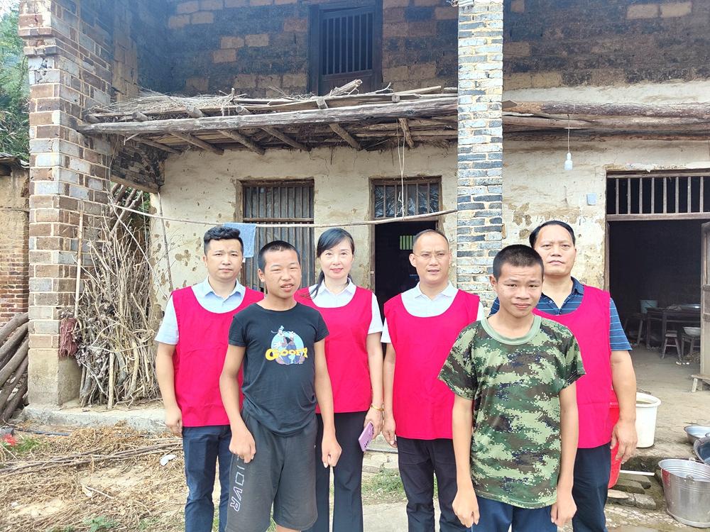 新化县残联主席走访慰问残疾人,走访慰问残疾人简讯