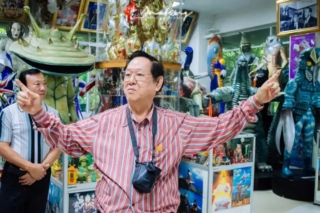 榛戝巻鍙茶浼椾汉瑙傜湅,榛戝巻鍙蹭笂鐨勯粦鏆楀彶