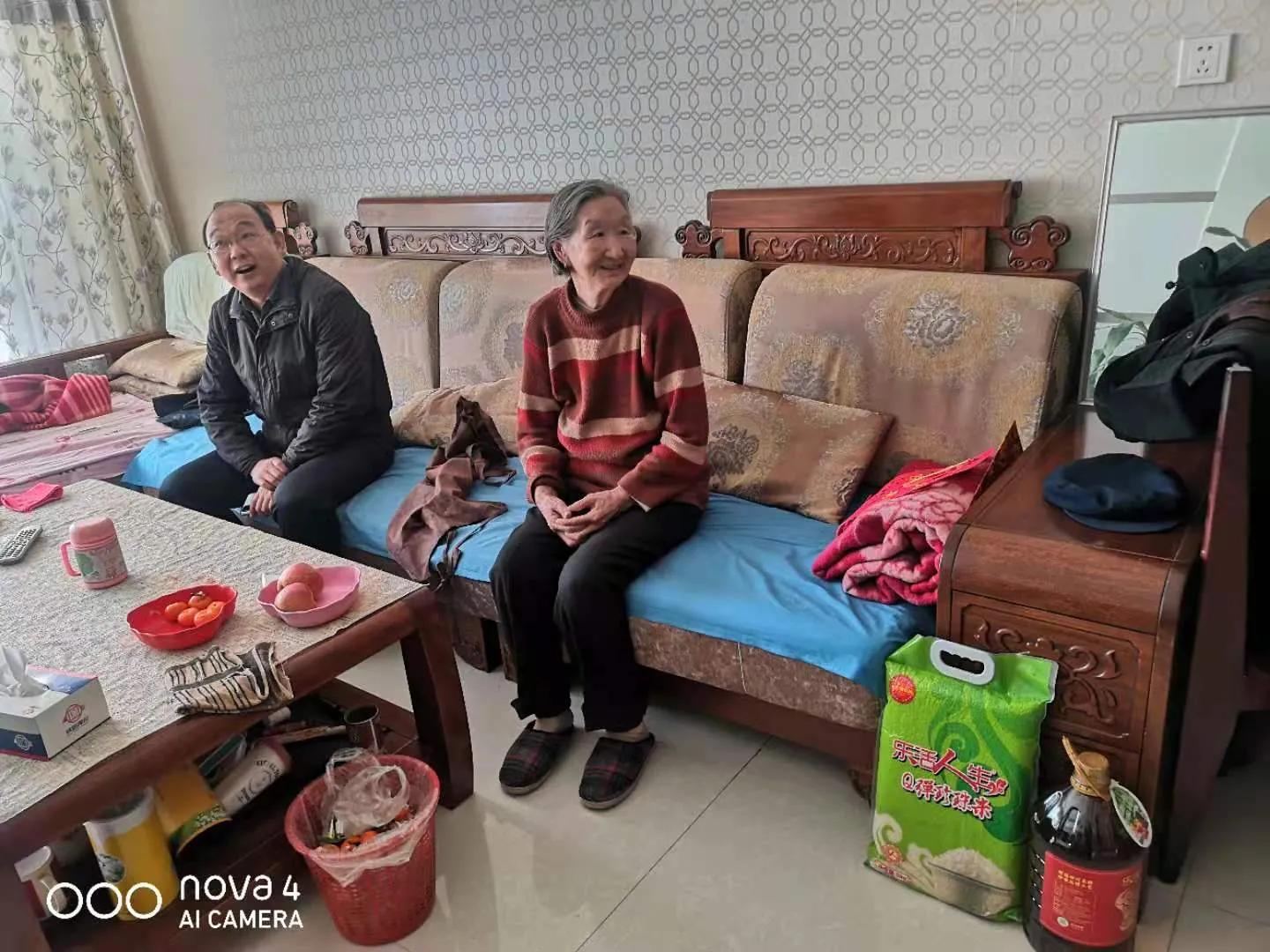 荣华街惠泽社区开展“惠美家美院、泽百户百姓”创城志愿服务活动