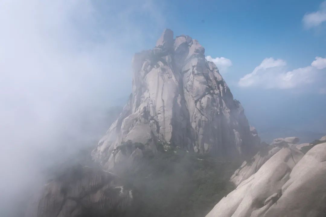 五岳中的南岳位于哪个省,九华山和天柱山哪座更值得游一游