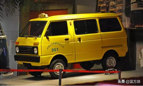 面包车中间没有凸起的车型,面包车没有后轮胎凸出的