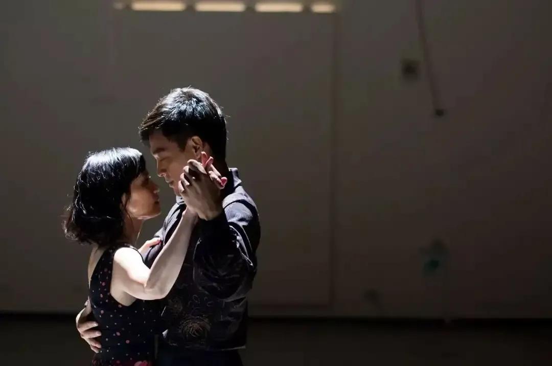 寂寞女恋上重病男，留守妻子“性压抑”背后是中年女性的隐痛