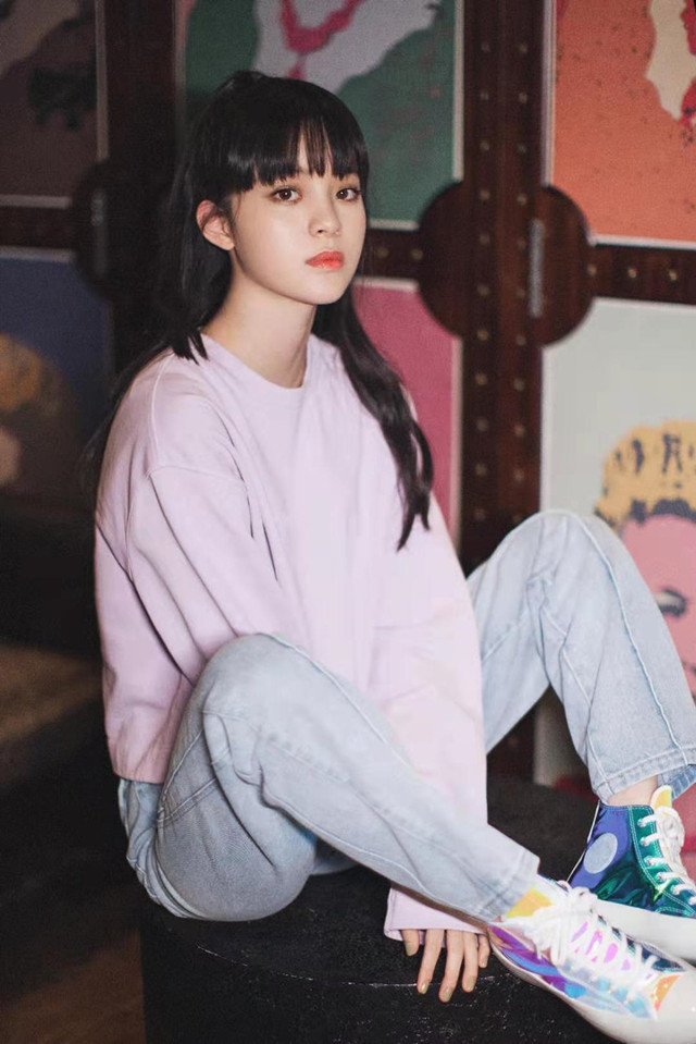 帆布鞋真的百搭吗,帆布鞋百搭又好看可是容易脏