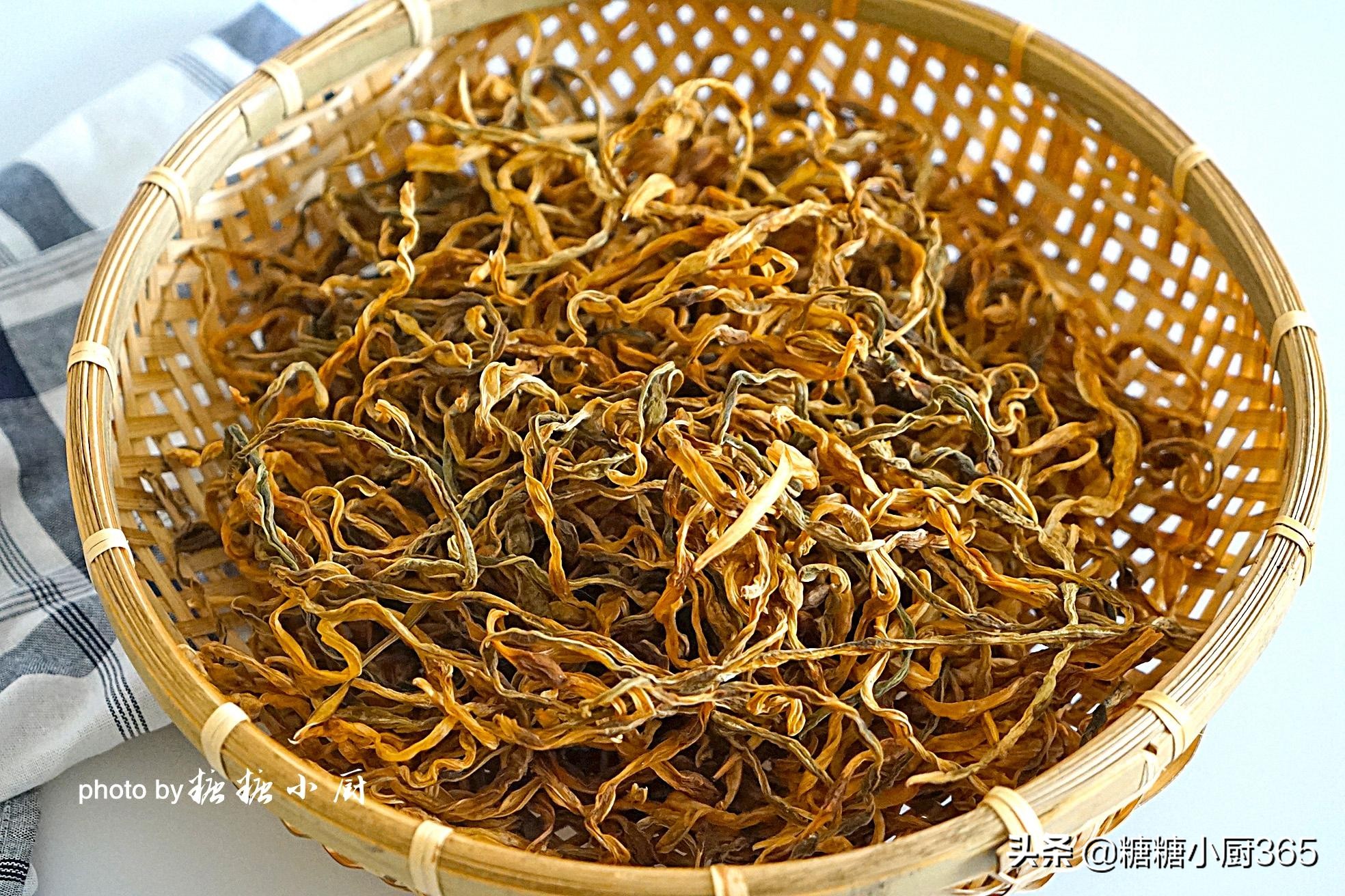 立秋了，天气好豆角又便宜，别忘多买点回来晒菜干，烧肉吃贼香