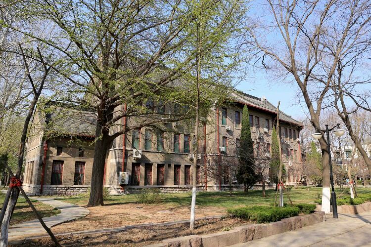 百年山东看青岛千年齐鲁逛青州,山东大学趵突泉景区