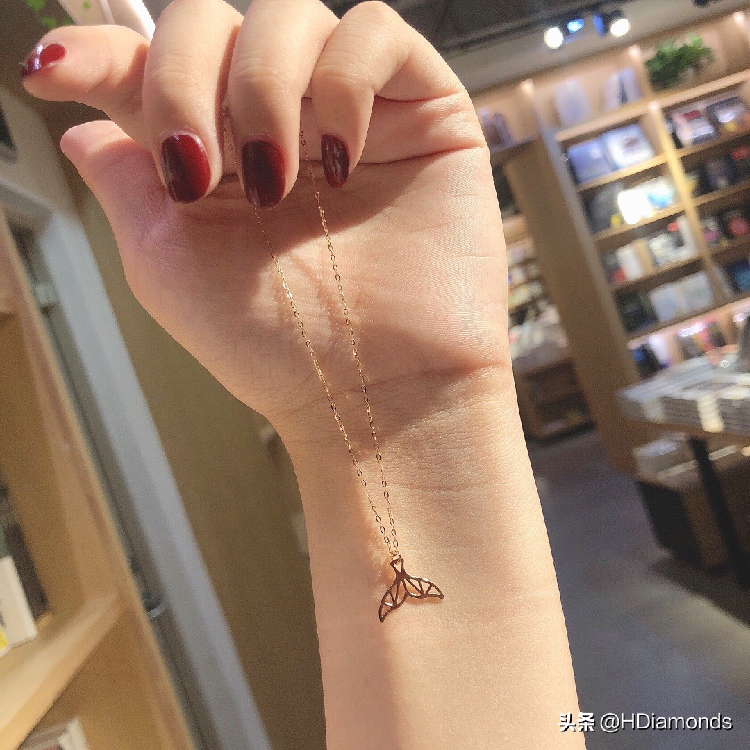 适合春夏的贵气感首饰,多彩首饰点缀细节不经意的时尚感