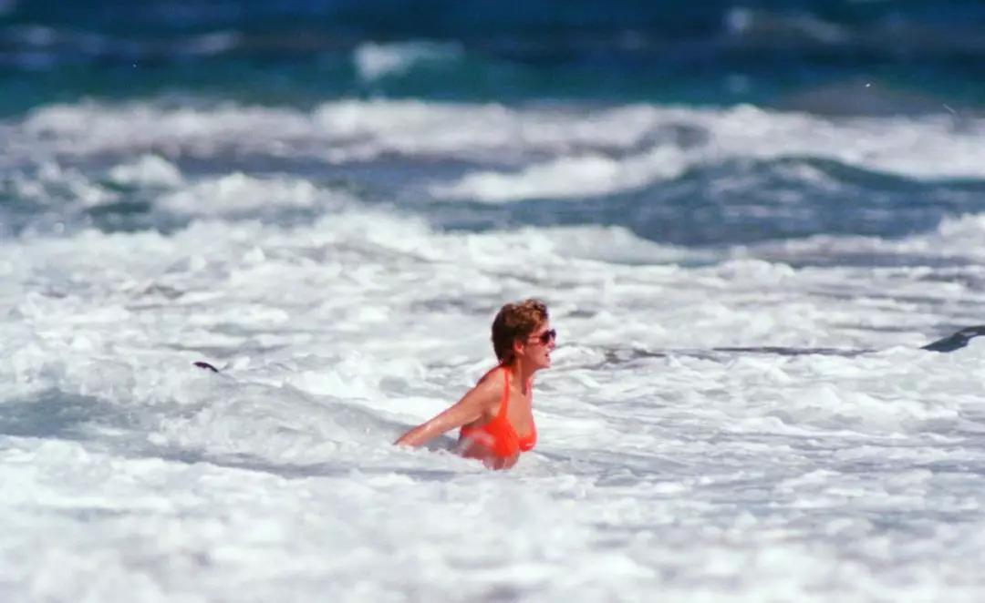 38岁的戴安娜,戴安娜生第一胎和查尔斯合影