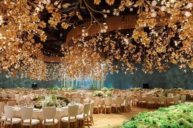 这才是婚礼真正应该有的样子,前院办婚礼后院摆酒席