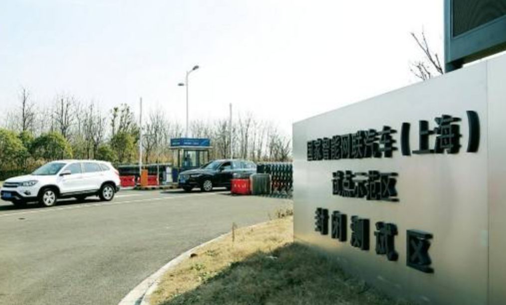 争做中国“凤凰城”,自动驾驶背后的城市争夺战