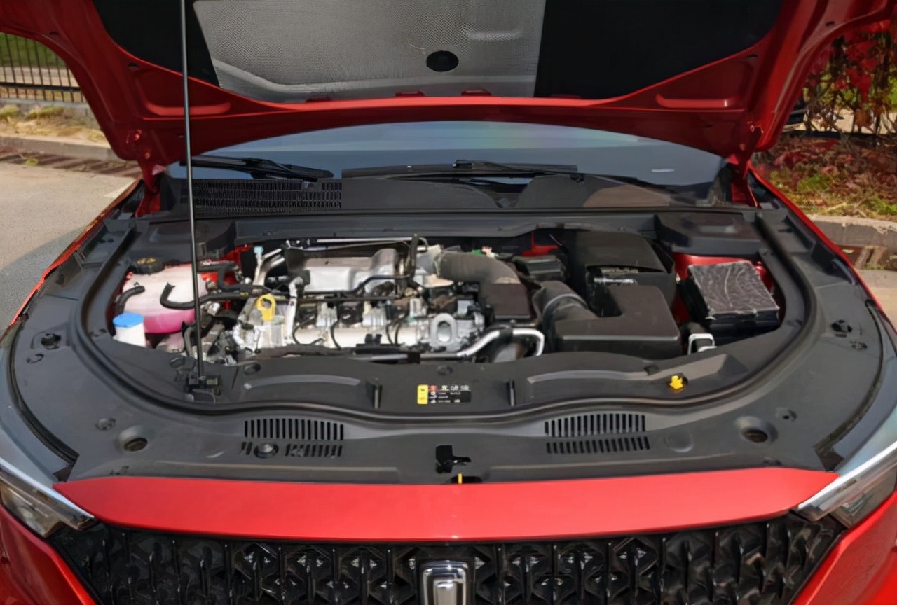 又一国产黑马亮相操控堪比途观,奔腾b70这款车怎么样值得购买吗