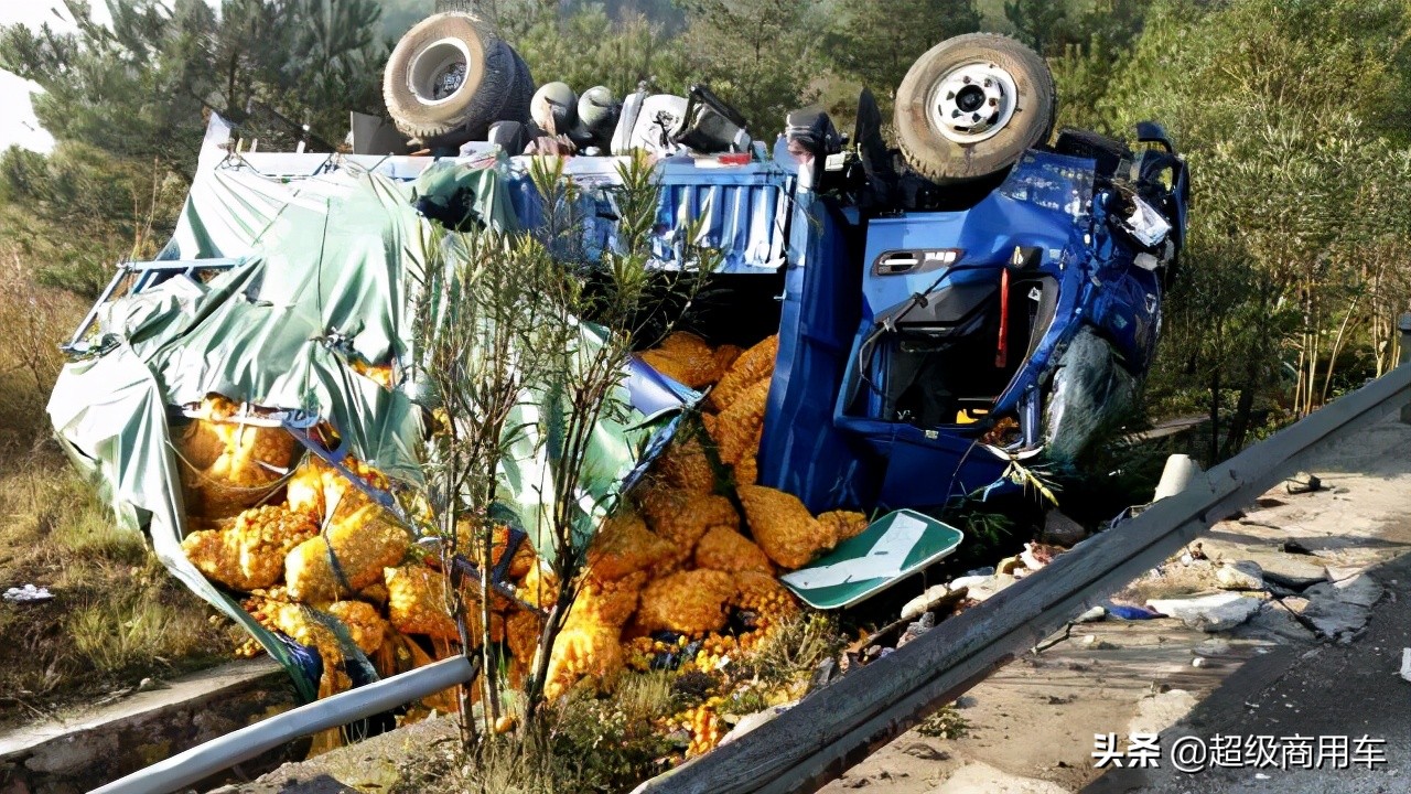 4米2轻卡走高速和国道哪个划算,4.2米轻卡高速翻车