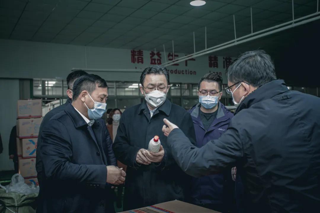 众志成城抗疫情坚守初心勇担当,众志成城抗疫情坚守初心担使命