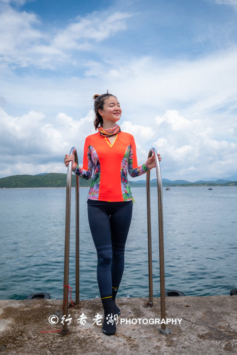 这个荒岛超多海胆和鲍鱼,但不能抓只能看,登岛还必须入境香港