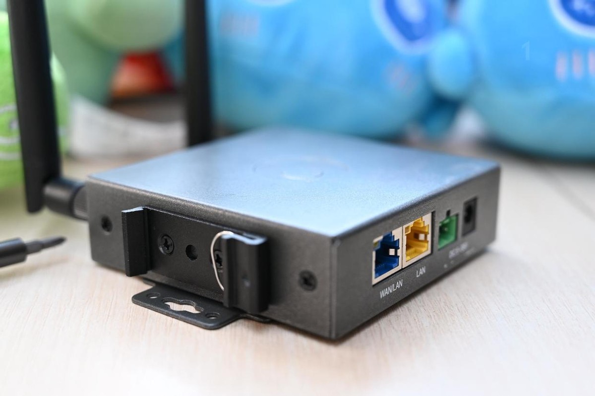 蒲公英路由器x3a穿墙效果,蒲公英r300c如何设置卡上网