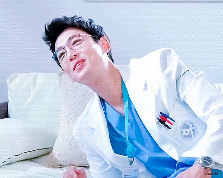 恋爱八年不结婚,却被称为“第一初恋”,他们凭什么?