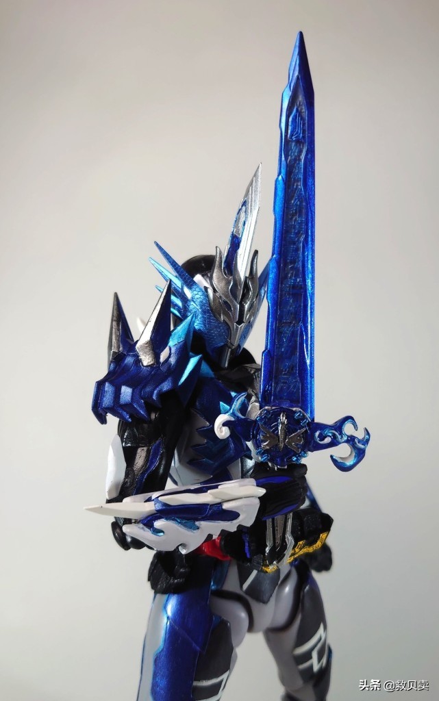 假面骑士圣刃魔改手办,假面骑士克罗兹手办改造