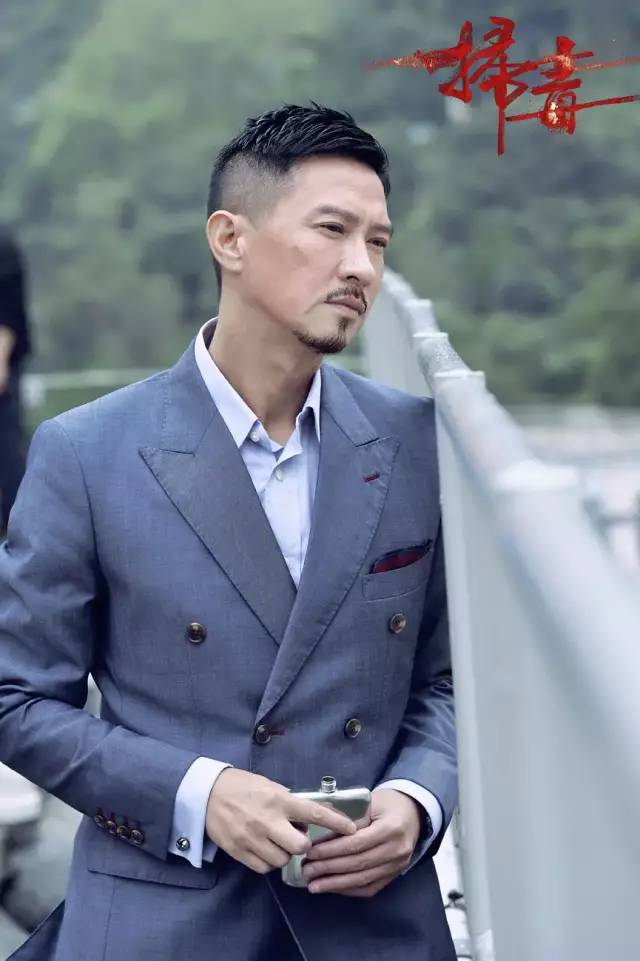 渣渣辉和阿伟的视频怎么剪辑,电影片段渣渣辉阿伟三兄弟再相遇