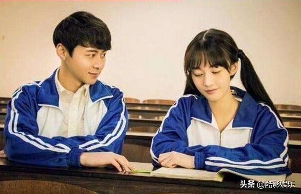 婚礼老师送情书,老师结婚前收到50封情书