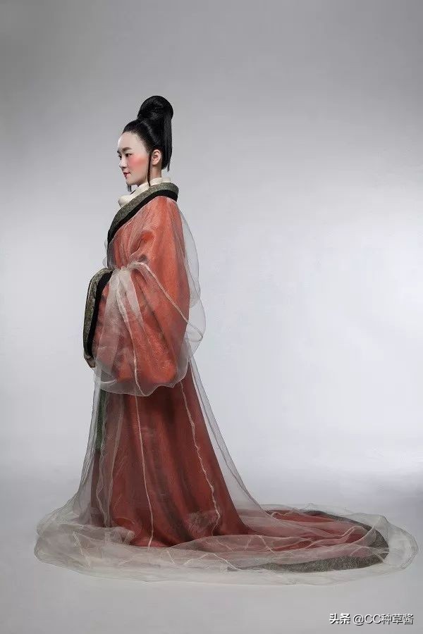 盘点各个年代的汉服,最正宗的汉服是什么样子的