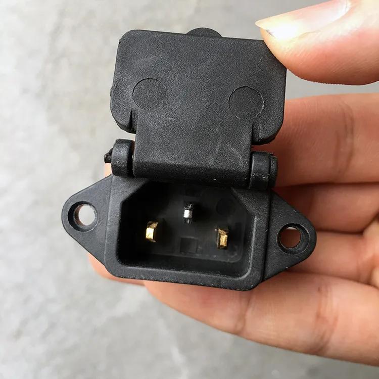 冬天不止有静电，电动车充电口也带电