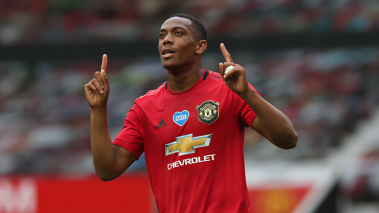 范佩西曼联高清图,马夏尔曼联生涯视频