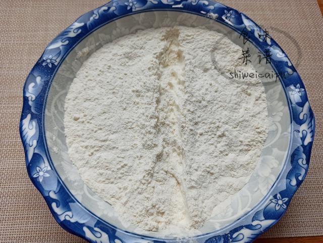 一半烫面一半死面的馅饼教程,做馅饼用发面做好吃吗