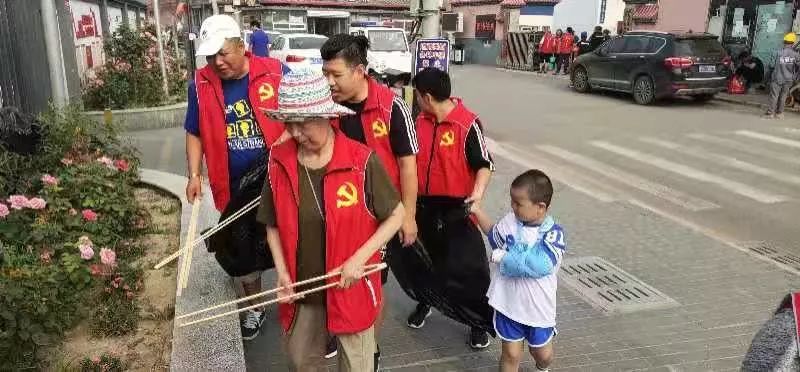 垃圾分类齐参与文明城市我先行,垃圾分类齐参与人人动手美家园