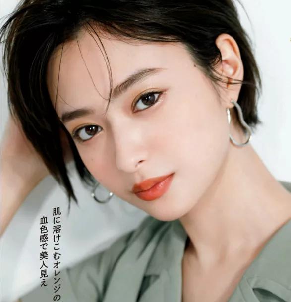 增白持久不脱妆美白粉底液,裸妆神器保湿提亮