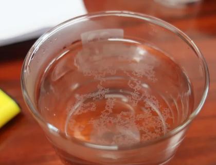 自来水烧开后为什么会有水垢,自来水里的水垢怎么形成的