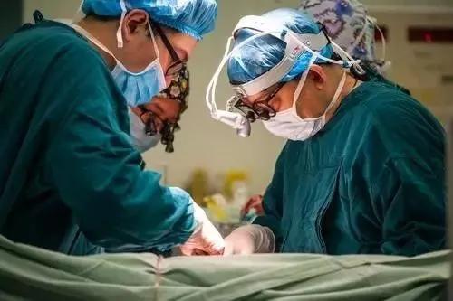 杭州70岁老伯下身长了20cm这东西，因“羞耻”不去医院