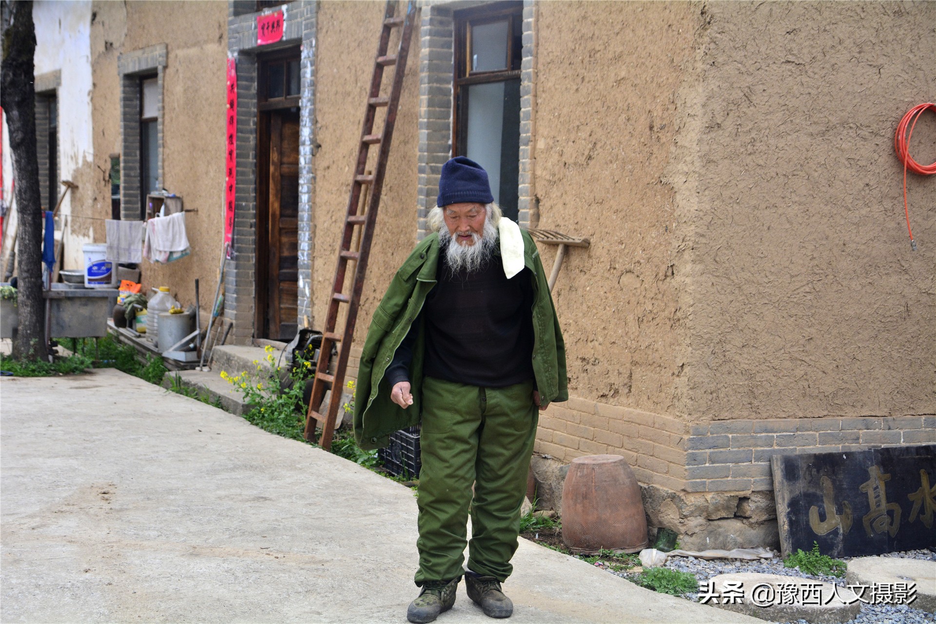 根雕老房子作品,倔强老头完整版