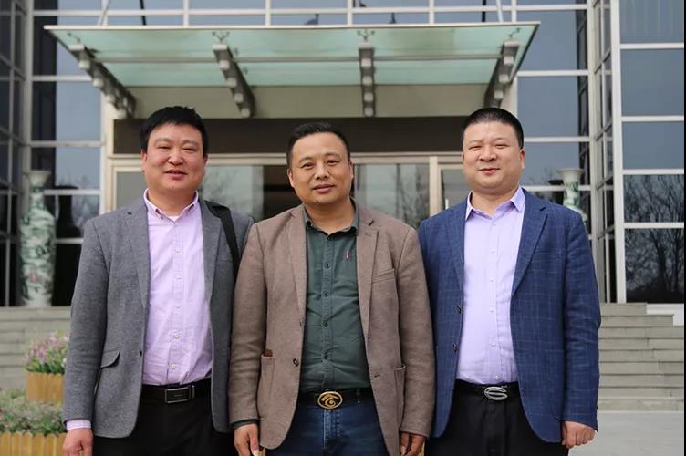 如何平衡传统经销体系与现代连锁五金企业的关系