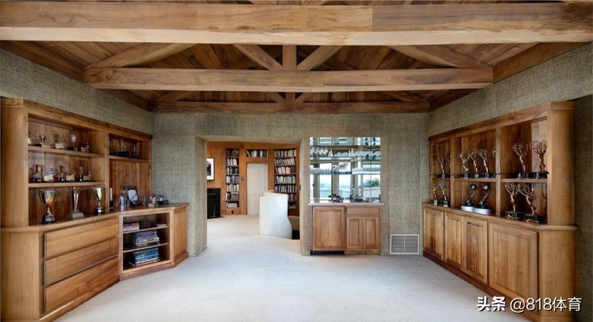 詹皇2050万美元出售洛杉矶豪宅,有钱任性湖人