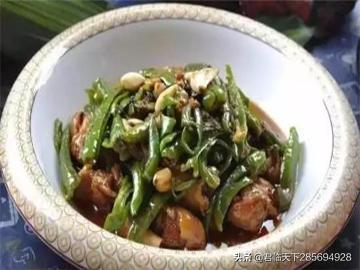 湖南剁辣椒鲫鱼火锅做法,擂辣椒烧排骨配方