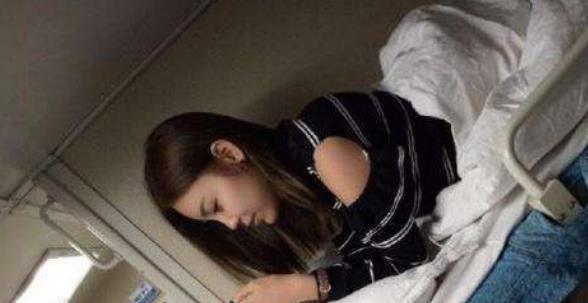 为什么女生坐火车时不能选下铺,为什么女性喜欢坐火车