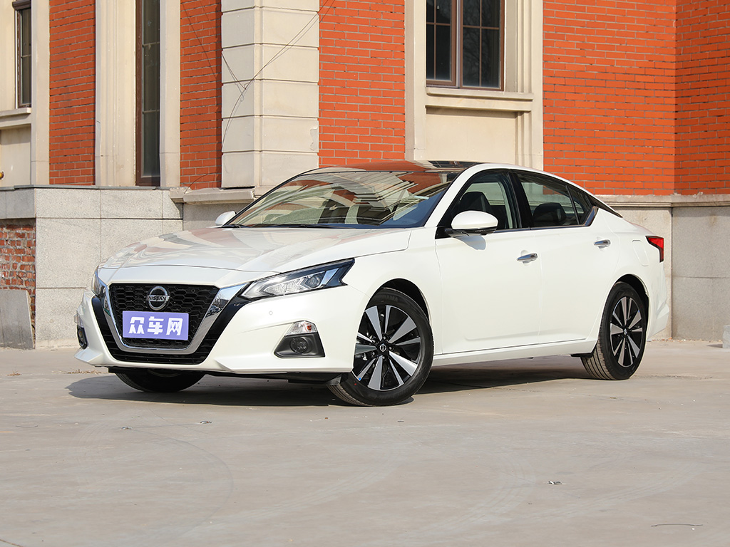 日产天籁和马自达阿特兹对比,阿特兹2.0跟天籁2.0哪个性价比高