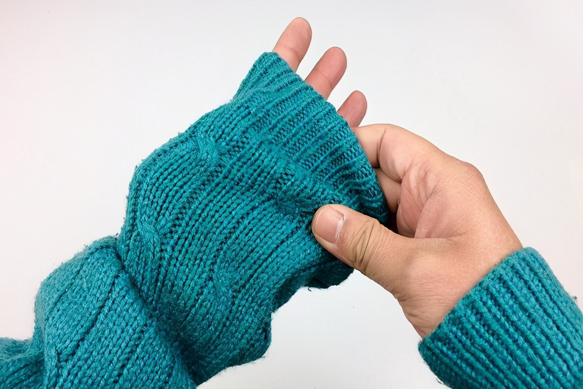 裙子老是贴在腿上怎么办,如何防静电裙子贴腿