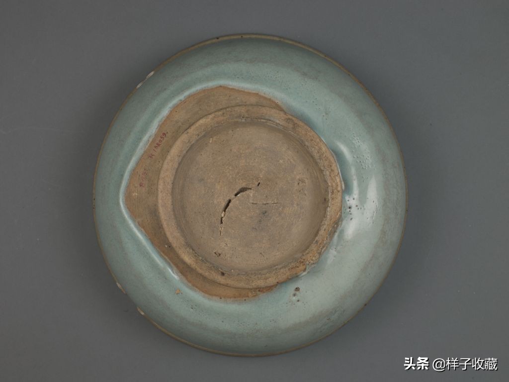 北宋钧窑月白釉蓝斑瓷器,宋元时期的钧窑瓷器底足特征
