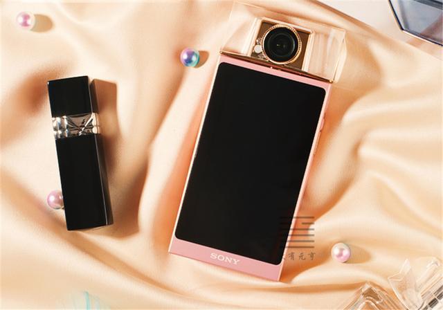 索尼高颜值复古相机,现在最值得入手的索尼相机